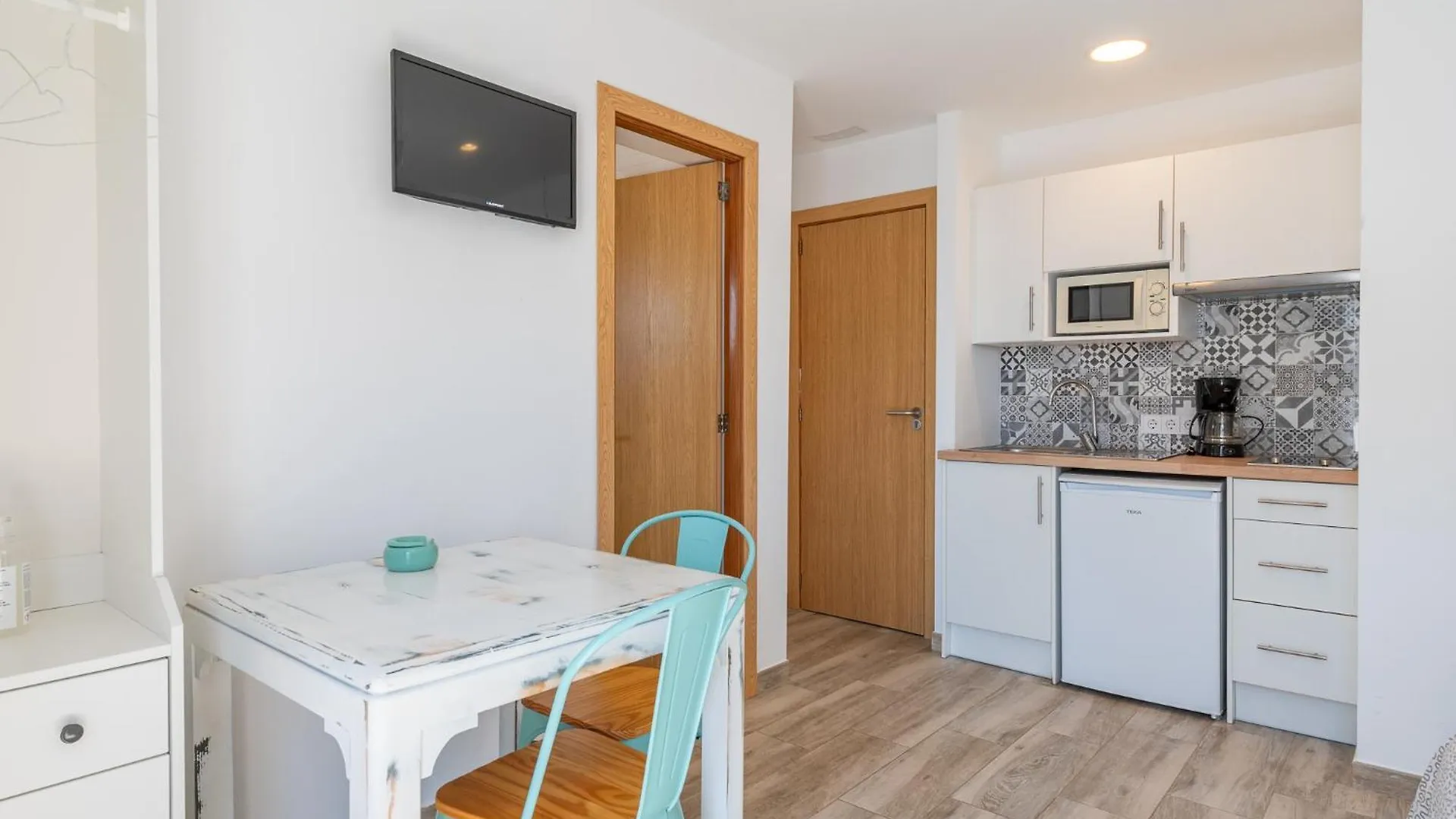 Apartamentos Marivent 푸에르토 콜롬