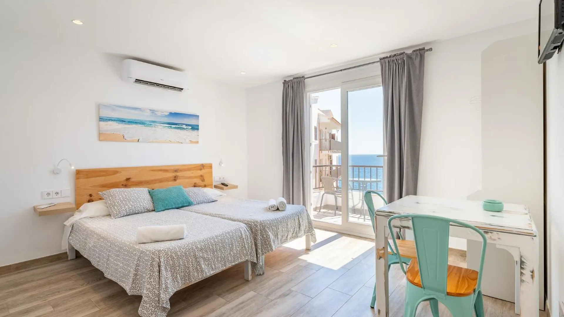 Apartamentos Marivent By Mhr Portocolom  Apartment
