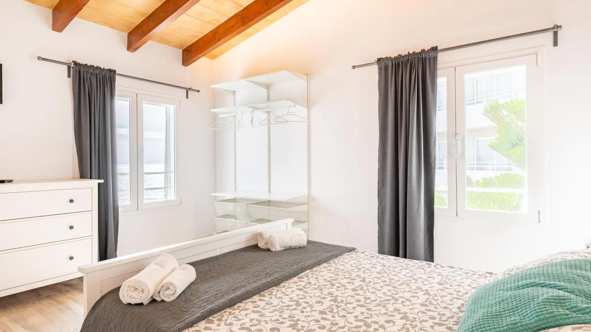Apartamentos Marivent By Mhr Portocolom  Portocolom (Mallorca)