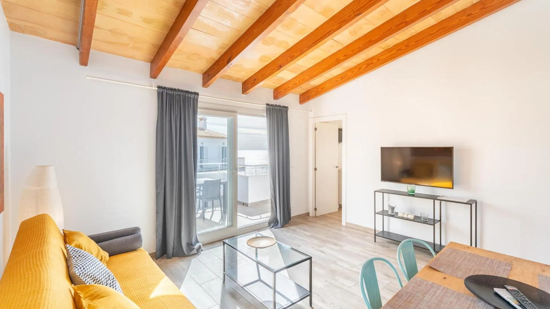Apartamentos Marivent By Mhr Portocolom  Apartment