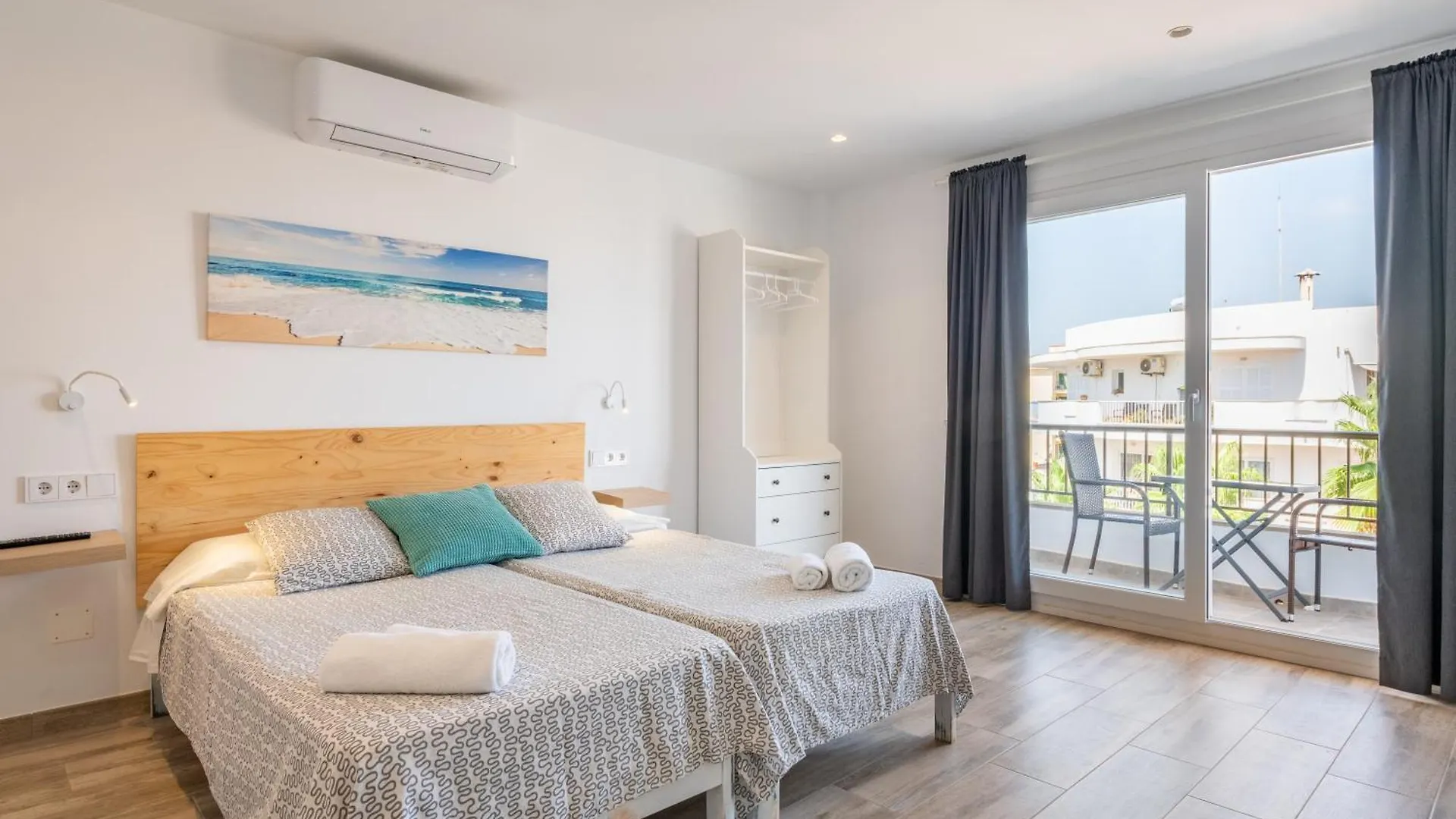Apartamentos Marivent By Mhr Portocolom  Spain